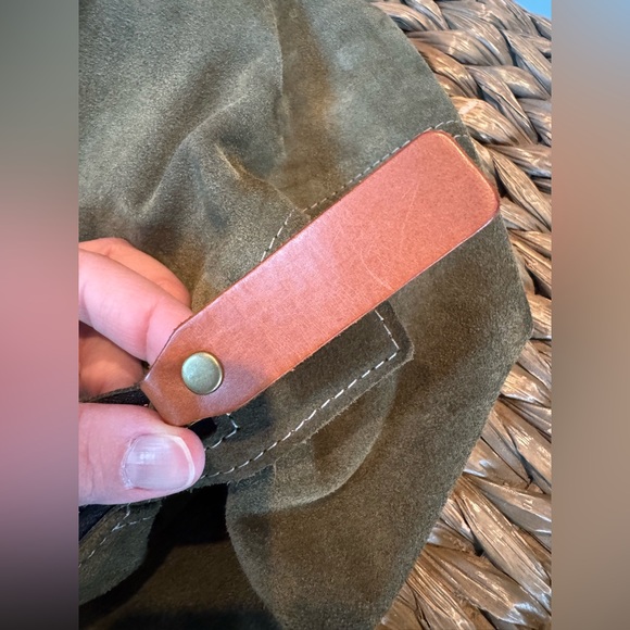 Retired Parker Thatch Charlie Olive - Picture 9 of 13